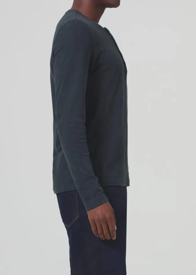 Citizens Of Humanity Classic Henley In Charred Cedar Men Shirts