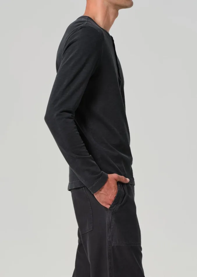 Citizens Of Humanity Classic Henley In Washed Black Men Shirts