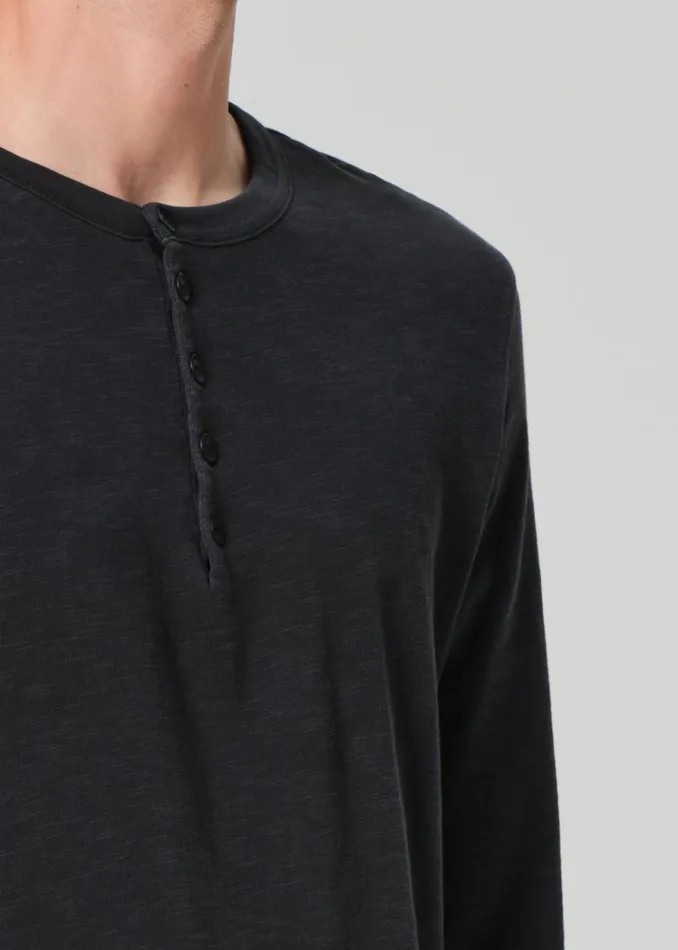 Citizens Of Humanity Classic Henley In Washed Black Men Shirts