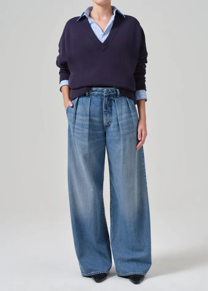 Citizens Of Humanity Ronan V Neck In Navy Women Tops