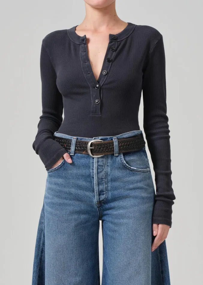 Citizens Of Humanity Varra Henley In Charcoal Mineral Women Tops