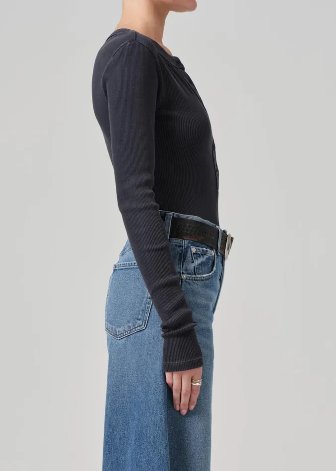 Citizens Of Humanity Varra Henley In Charcoal Mineral Women Tops