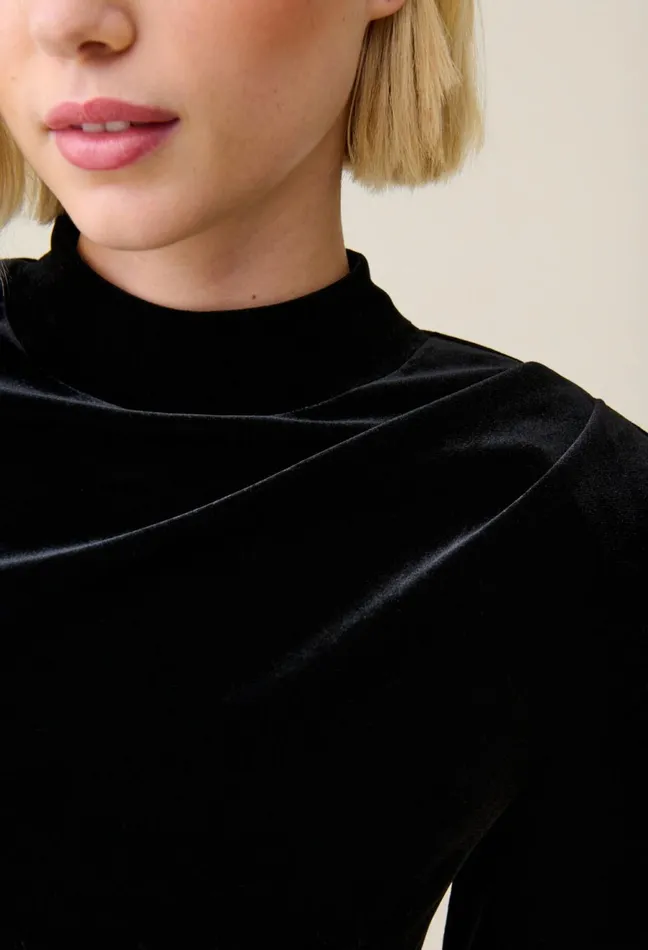 Claudie Pierlot Fitted Black Velvet Top Women Tops And Shirts Claudie Pierlot Fitted Black Velvet Top Women Tops And Shirts