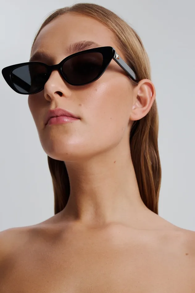 Eyewear ST FELINE OVAL SUNGLASSES BLACK Scanlan Theodore Women