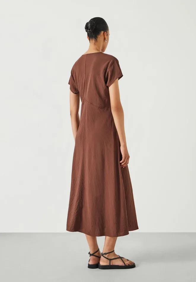 Hush Dresses Women Grace V Neck Midaxi Dress Brown