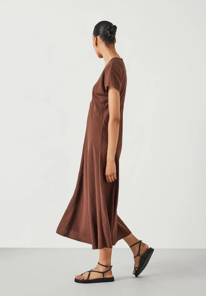 Hush Dresses Women Grace V Neck Midaxi Dress Brown