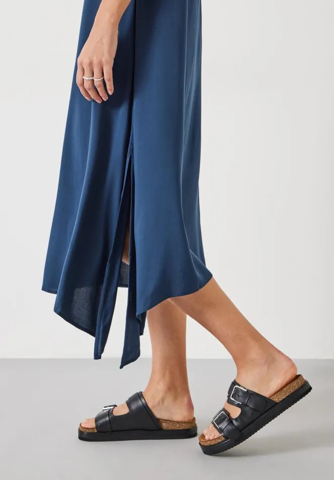Hush Flats Women Bryson Buckle Slide Black