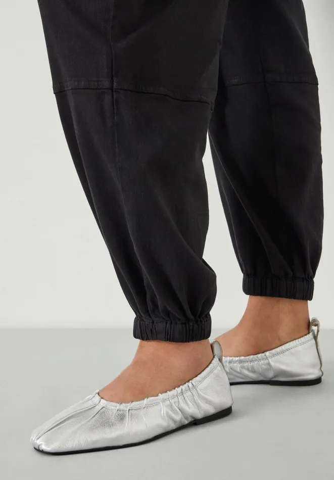 Hush Flats Women Ruby Ruched Leather Ballet Flats Silver Hush Flats Women Ruby Ruched Leather Ballet Flats Silver