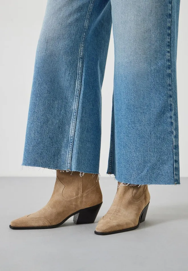 Hush Sandals Women Winona Suede Western Boots Taupe Hush Sandals Women Winona Suede Western Boots Taupe