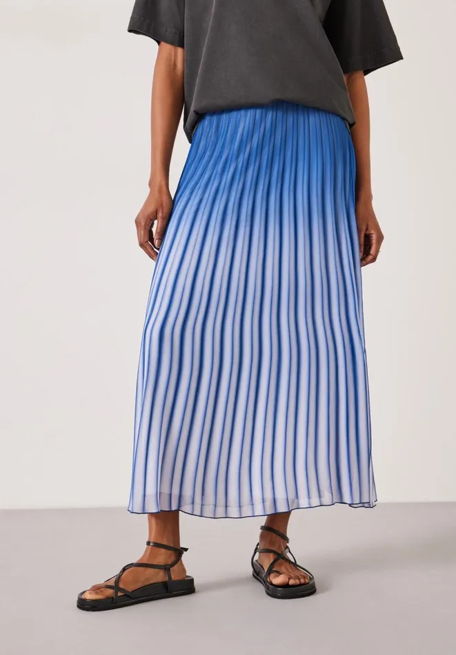 Hush Skirts Women Olivia Maxi Ombre Pleat Skirt Blue Ombre Hush Skirts Women Olivia Maxi Ombre Pleat Skirt Blue Ombre