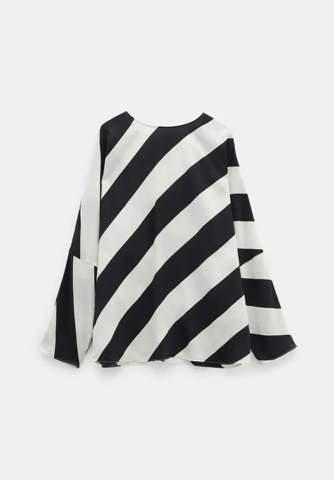 Hush Tops and Tshirts Women Whitney Diagonal Oversized Stripe Top Stripe Navy Hush Tops and Tshirts Women Whitney Diagonal Oversized Stripe Top Stripe Navy