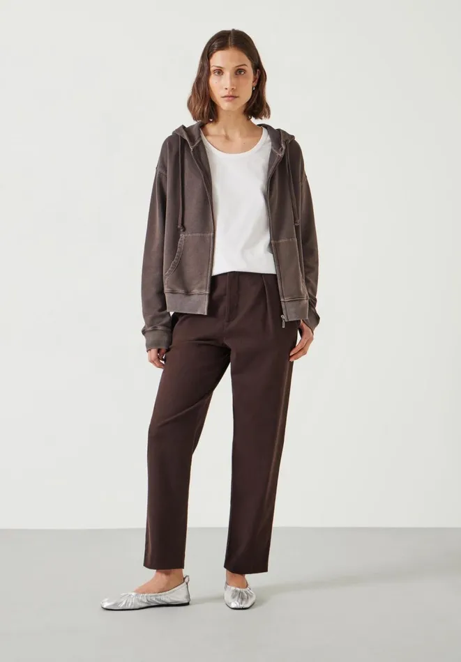 Hush Trousers Women Ruby Cotton Pleat Trousers Chocolate