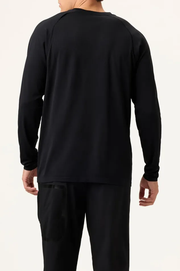 Men Tops and TShirts Fila Lucky Ace Seamless Long Sleeve Top 001 Black Men Tops and TShirts Fila Lucky Ace Seamless Long Sleeve Top 001 Black