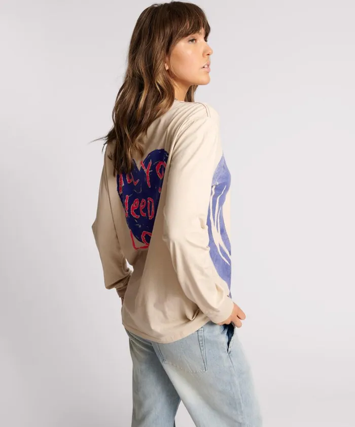 One Teaspoon Basic Tees ALL YOU NEED IS LOVE LONGSLEEVE TEE 8211 Women One Teaspoon Basic Tees ALL YOU NEED IS LOVE LONGSLEEVE TEE 8211 Women