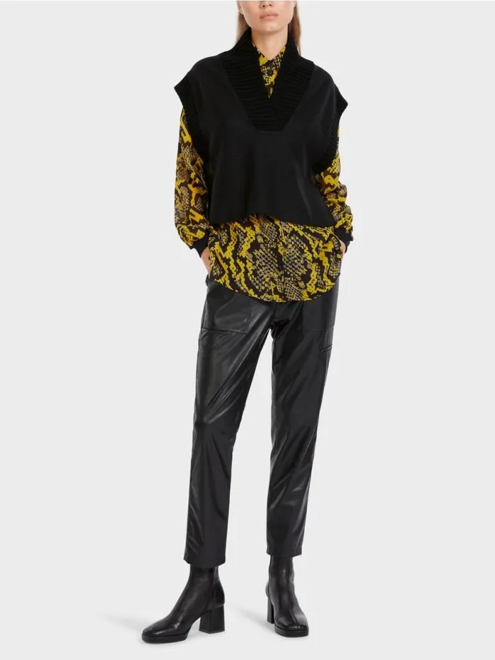 Pullover and Sweatshirts Damen Marc Cain Tank Top Knitted In Germany Black