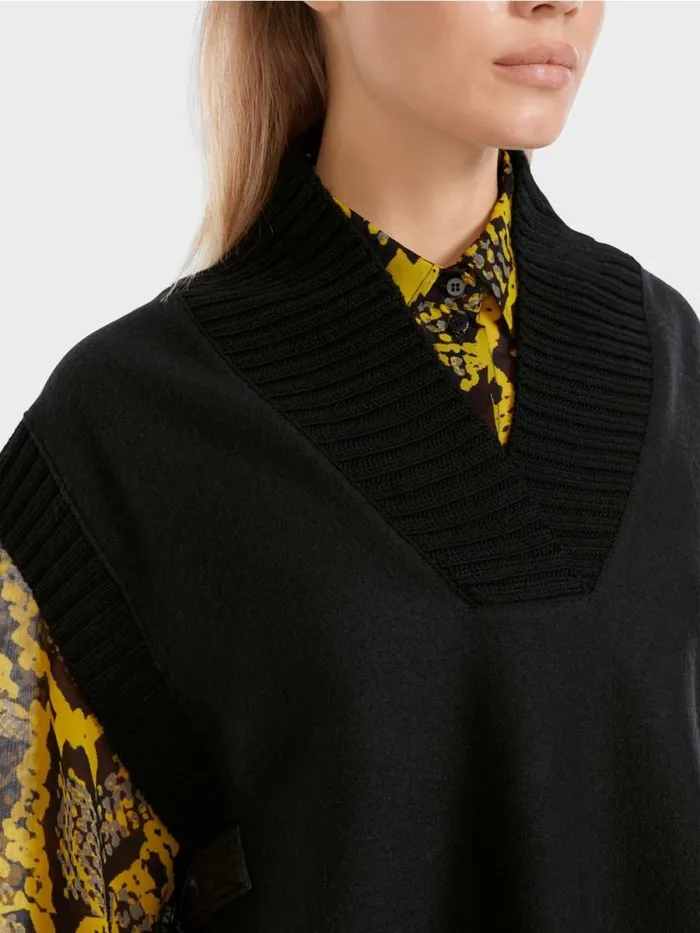 Pullover and Sweatshirts Damen Marc Cain Tank Top Knitted In Germany Black