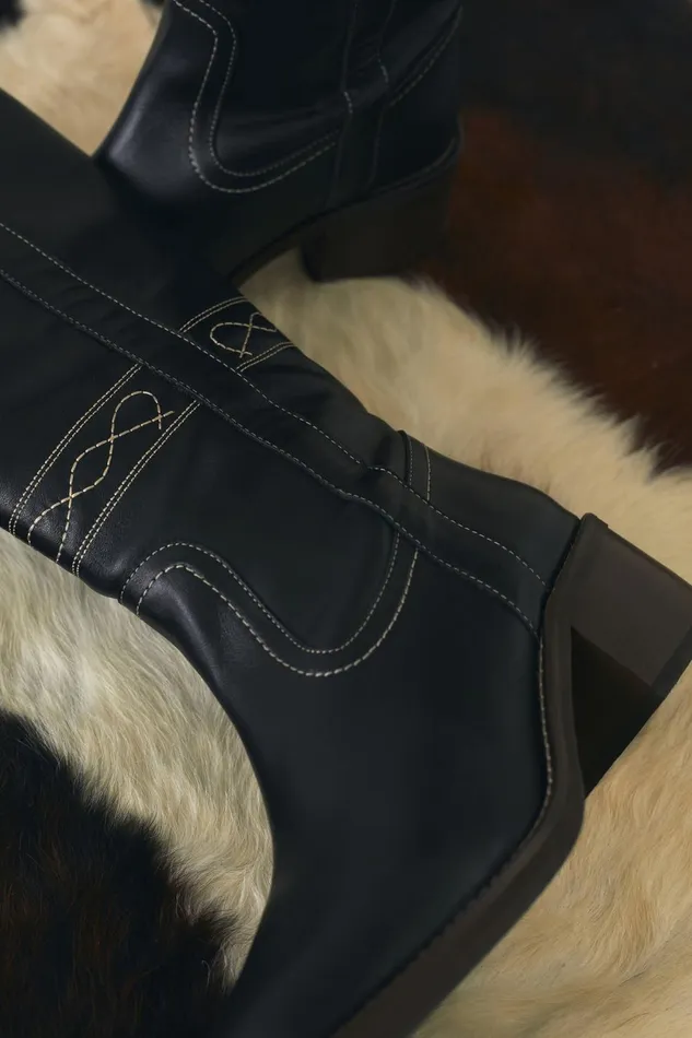 Shoes Women Leon and Harper Stuart Boots Black