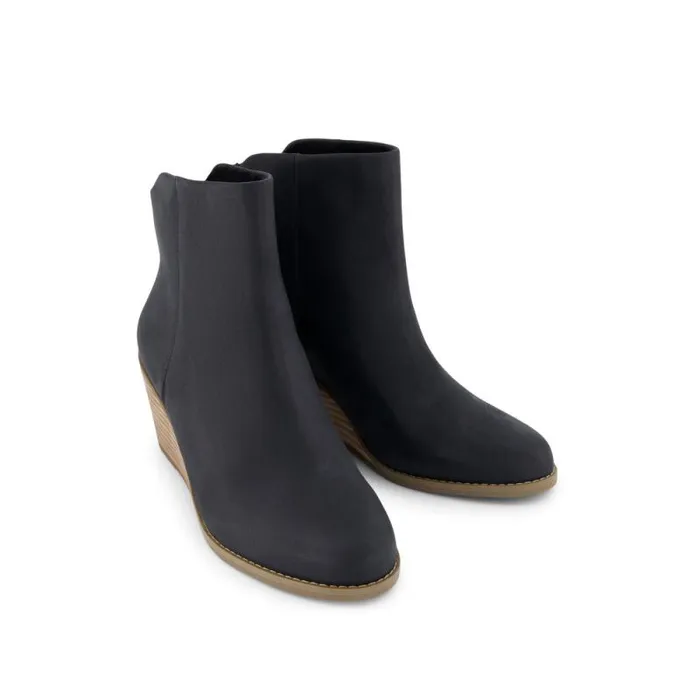 Toms Boots and Booties Casey Ankle Boot Black Leather 8211 Women Toms Boots and Booties Casey Ankle Boot Black Leather 8211 Women