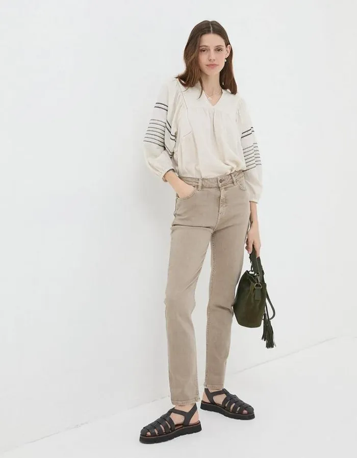 Women FatFace Women039s Sale Chesham Girlfriend Jeans Light Stone