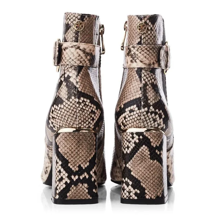 Women Moda In Pelle Heeled And Wedge Boots Kailee Natural Snake Print