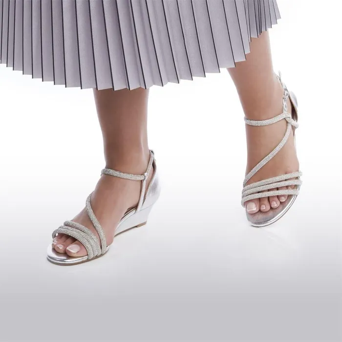 Women Moda In Pelle Wedge Sandals Yazmina Silver Metallic