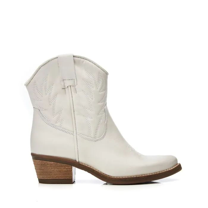 Women Moda In Pelle White Boots Bettsie Off White Leather
