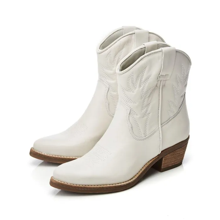 Women Moda In Pelle White Boots Bettsie Off White Leather