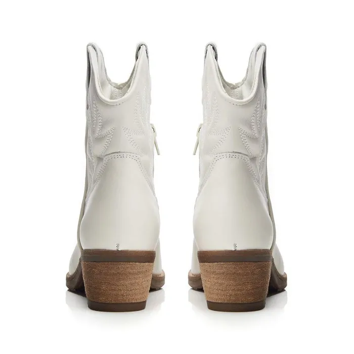 Women Moda In Pelle White Boots Bettsie Off White Leather