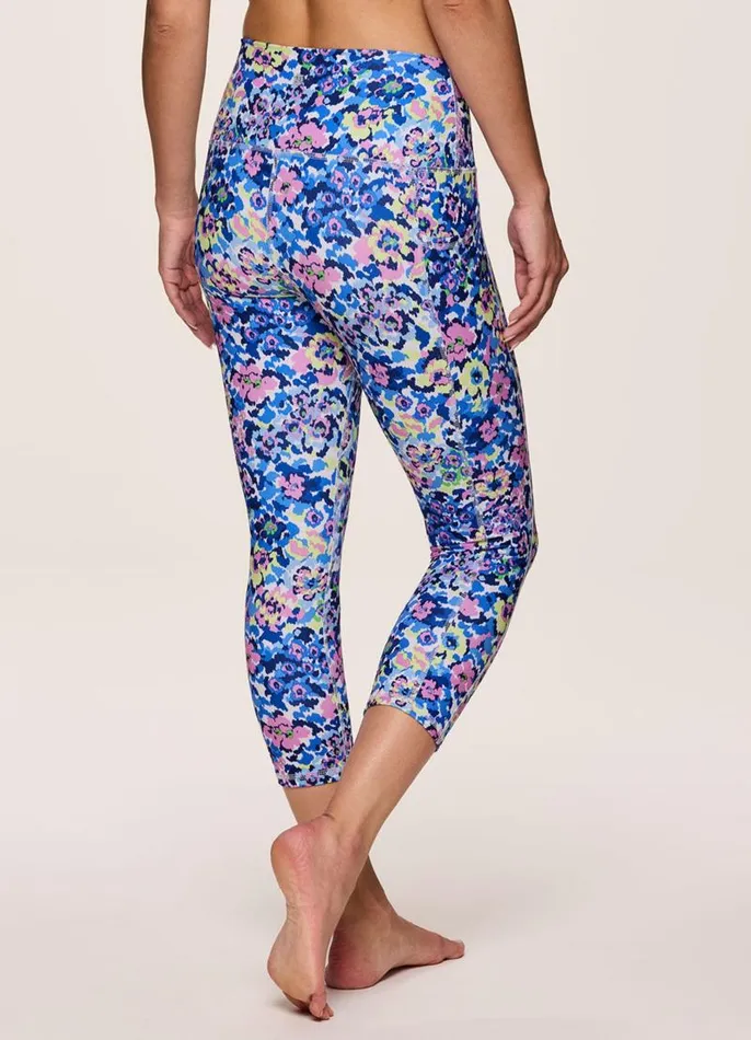 Women Picking Petals Super Soft Capri Multi RBX Active Leggings