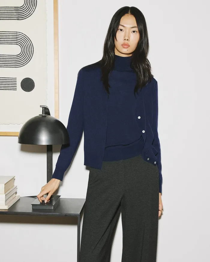 Women Theory Sweaters Cardigans VNeck Cardigan In Regal Wool Black