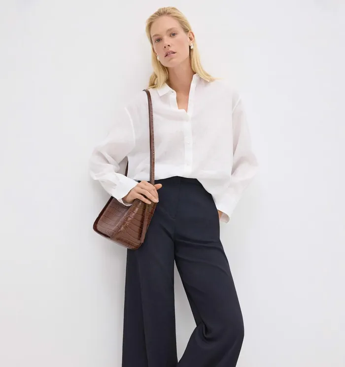 Women Theory Tops Boyfriend Shirt In Relaxed Linen White